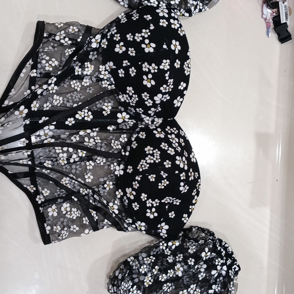 Corset - Picture 7 of 8